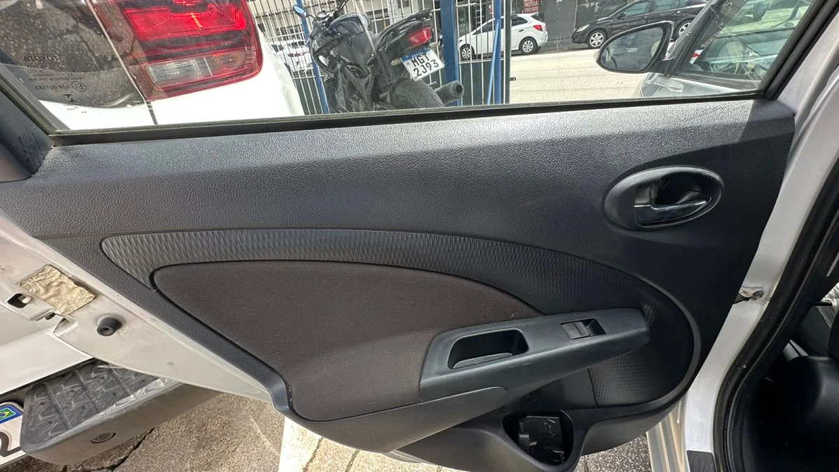 ETIOS X Plus Sedan 1.5 Flex 16V 4p Mecânico 2019 com GNV - Imagem 14