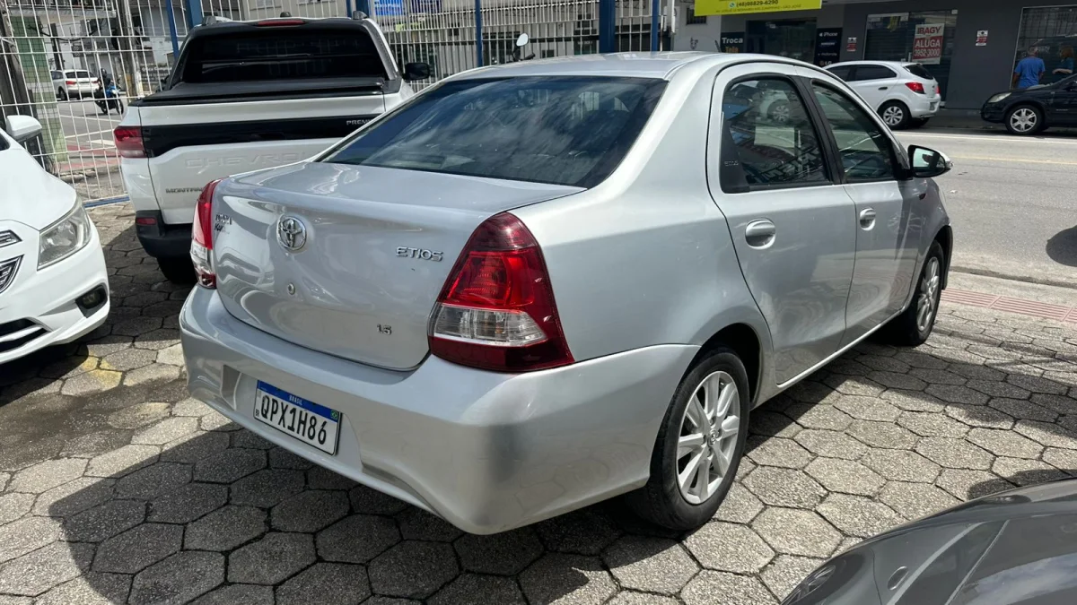 ETIOS X Plus Sedan 1.5 Flex 16V 4p Mecânico 2019 com GNV - Imagem 3