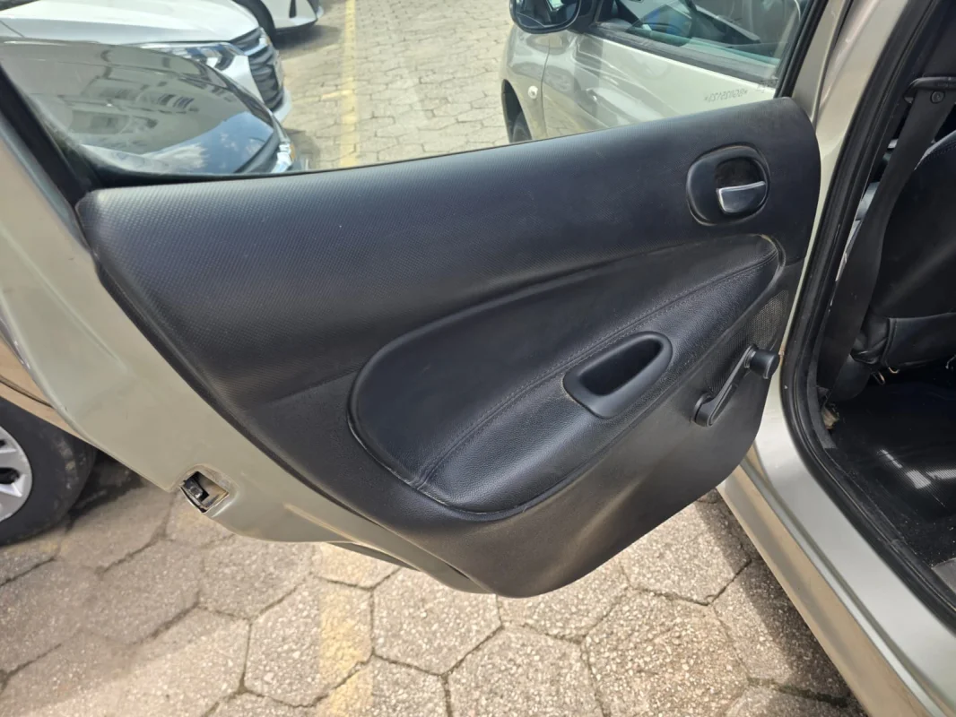 207 XR 1.4 Completo 2011 - Imagem 13