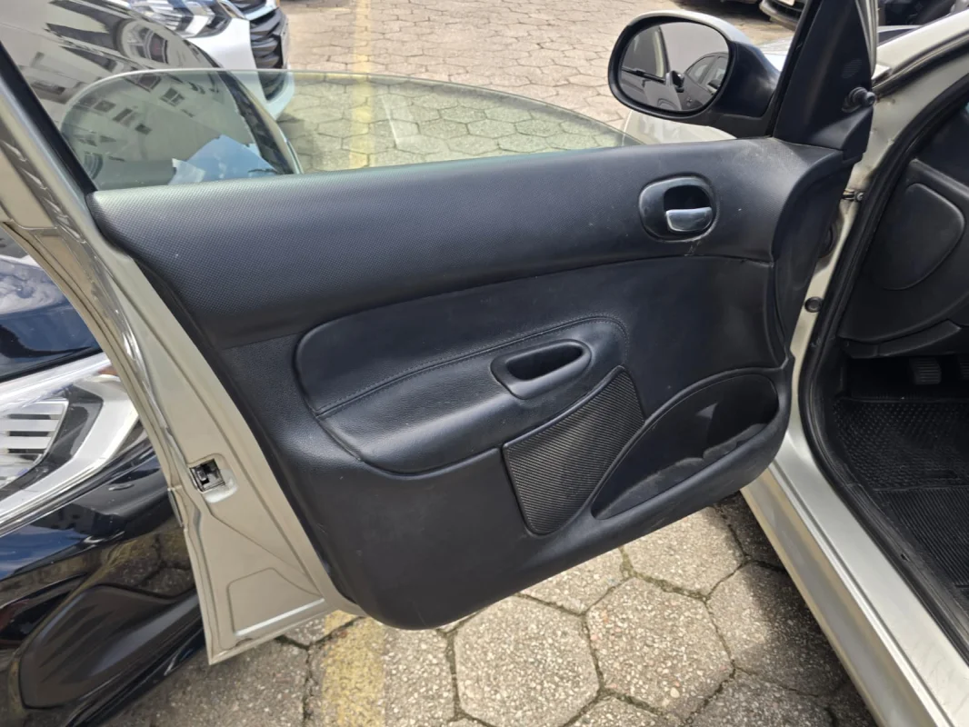 207 XR 1.4 Completo 2011 - Imagem 14