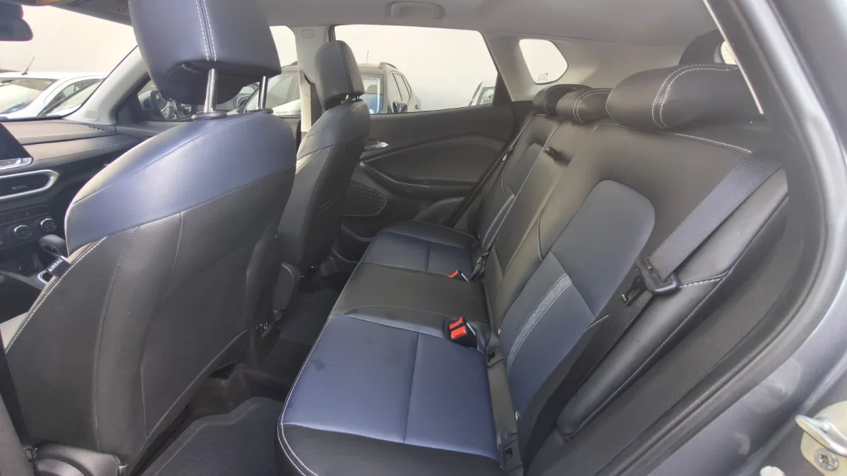 TRACKER Premier 1.2 Turbo 12V Flex Automática com TETO 2023 - Imagem 8