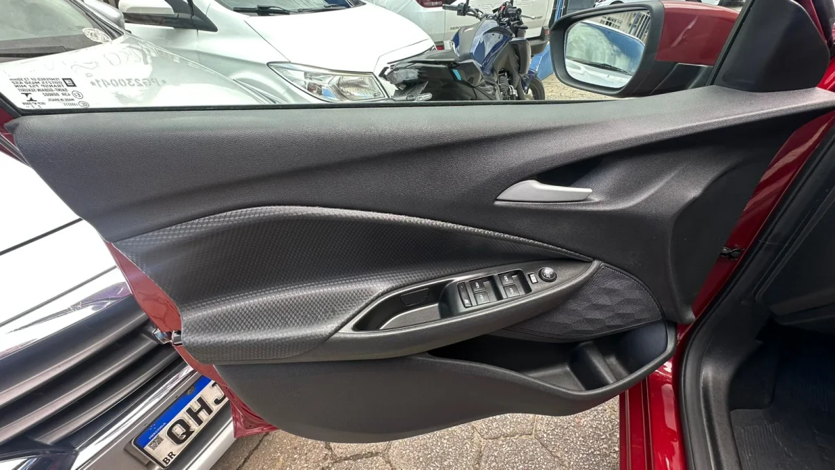 ONIX HATCH LT 1.0 12V TB Flex 5p Automático 2023 - Imagem 17