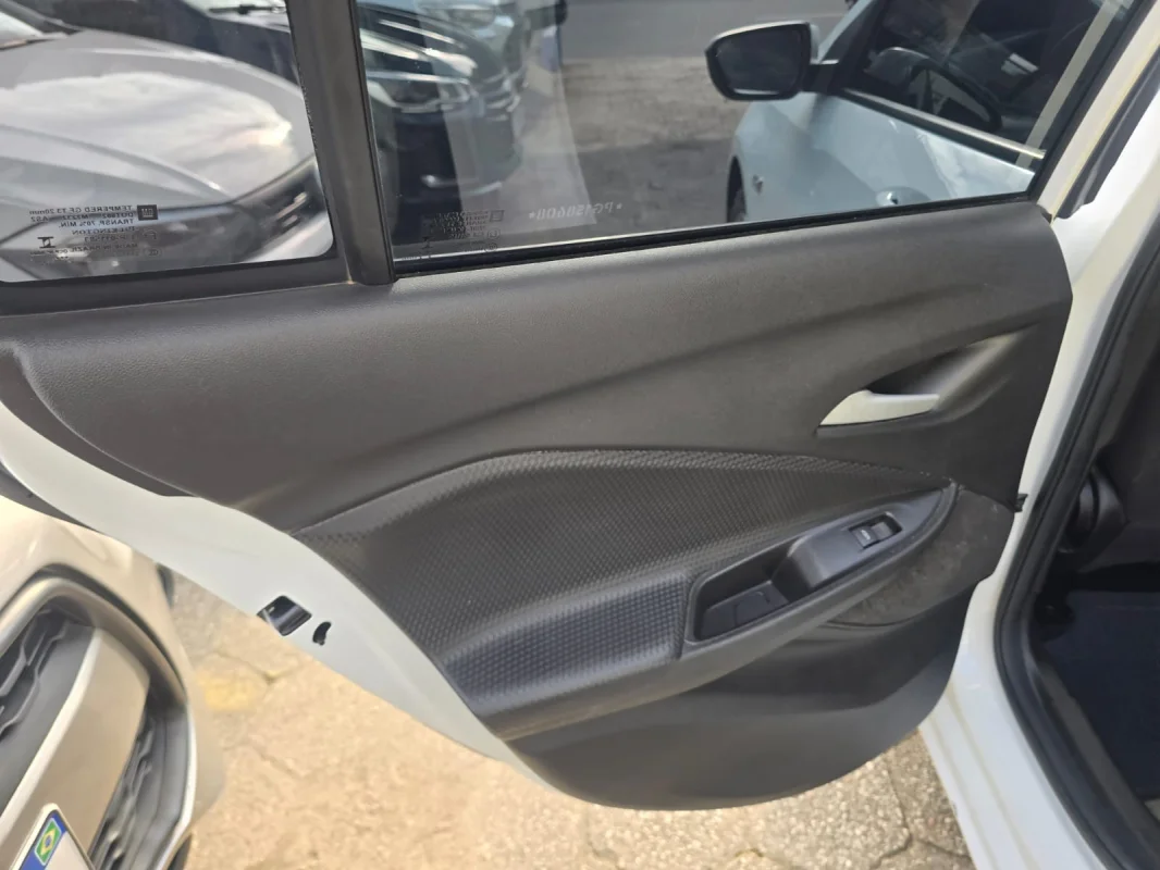 Onix Hatch LT2 1.0 Completo 2023 - Imagem 13