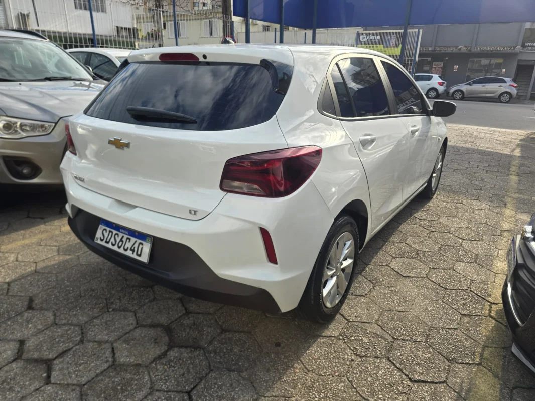 Onix Hatch LT2 1.0 Completo 2023 - Imagem 5