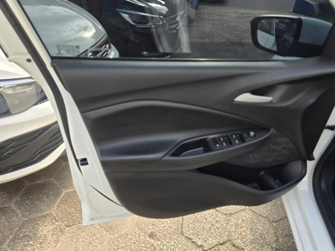 Onix Hatch LT2 1.0 Completo 2023 - Imagem 16