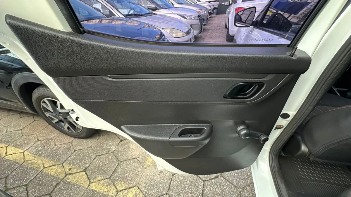 KWID Zen 1.0 Flex 12V 5p Mecânico 2018 - Imagem 6