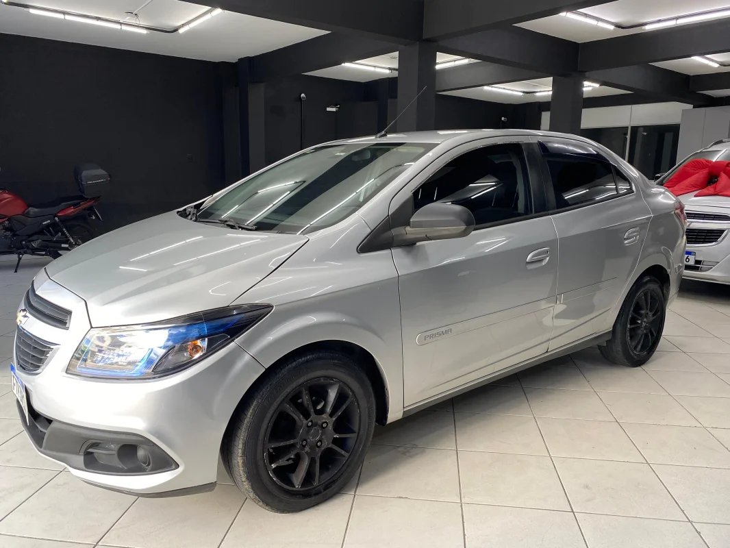 Prisma 1.4 LT Completo Manual 2015 - Imagem 3