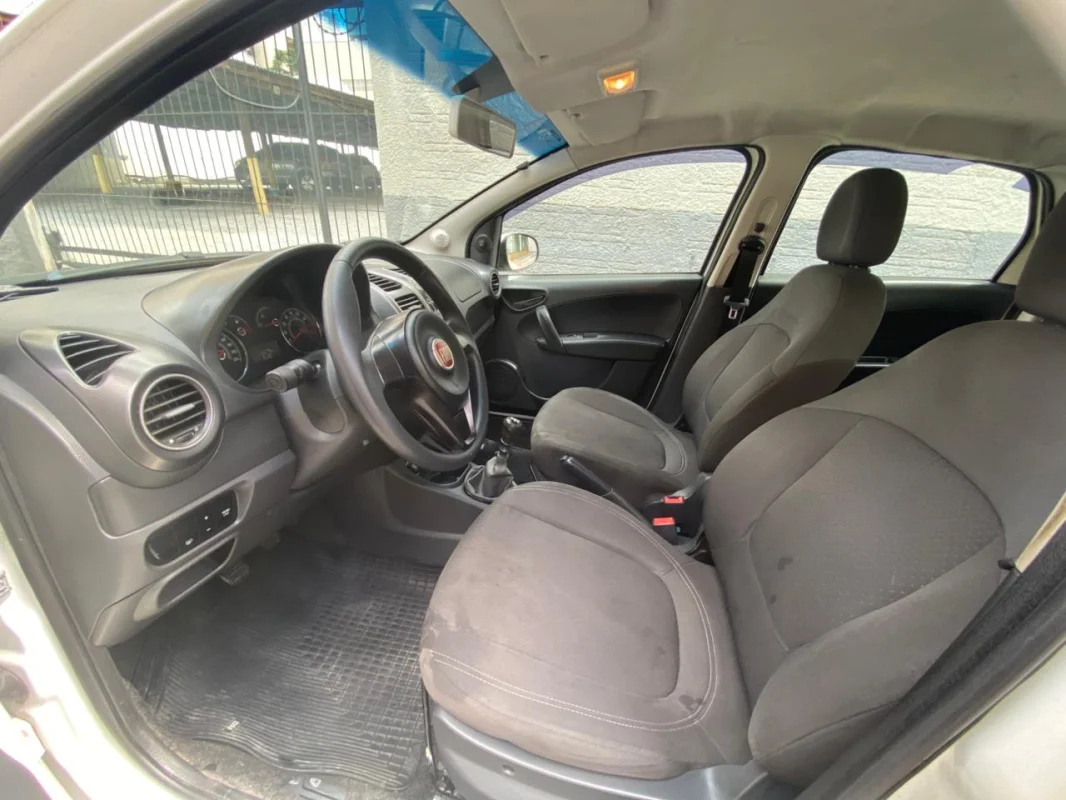 Grand Siena 1.4 Attractive completo manual GNV 2020 - Imagem 7