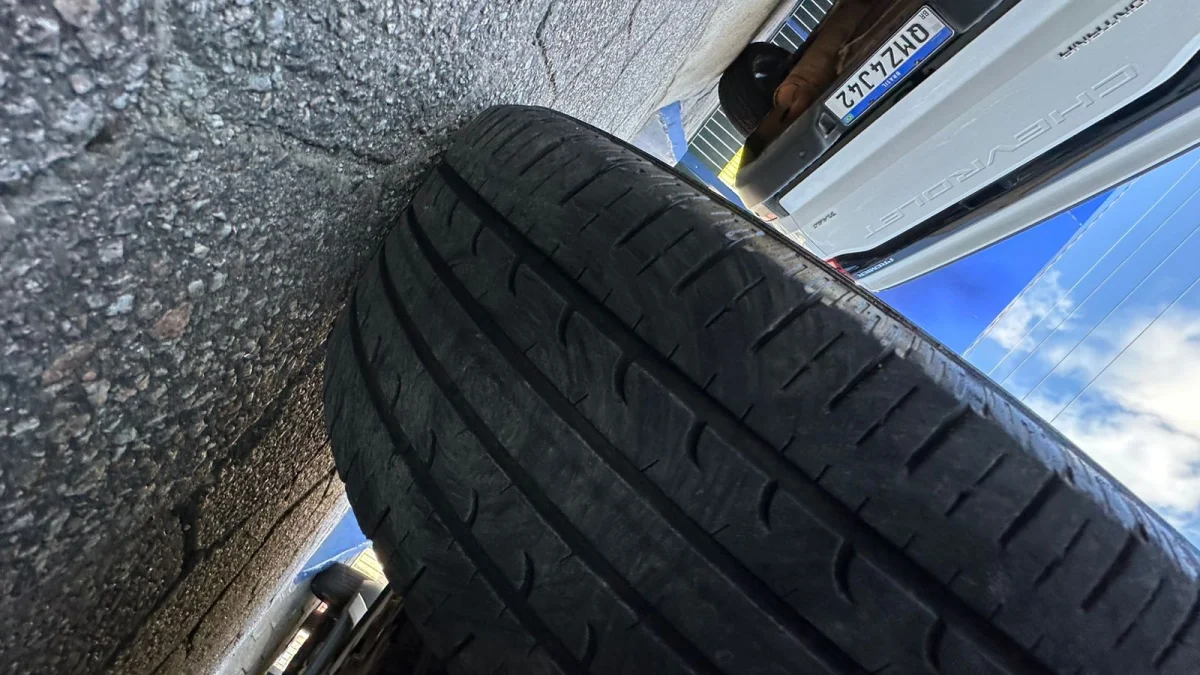 TRACKER Premier 1.2 Turbo 12V Flex Automática com TETO 2023 - Imagem 15