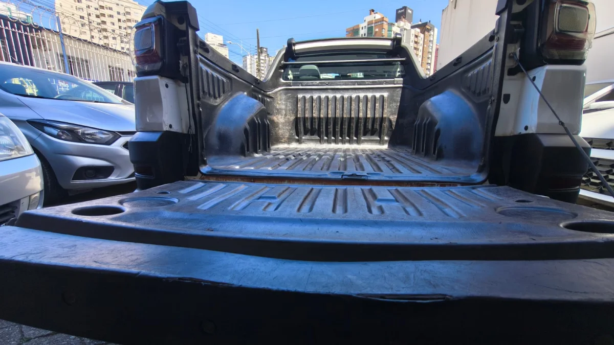 Strada endurece 1.4 FLEX cs Pluss 2023 - Imagem 10