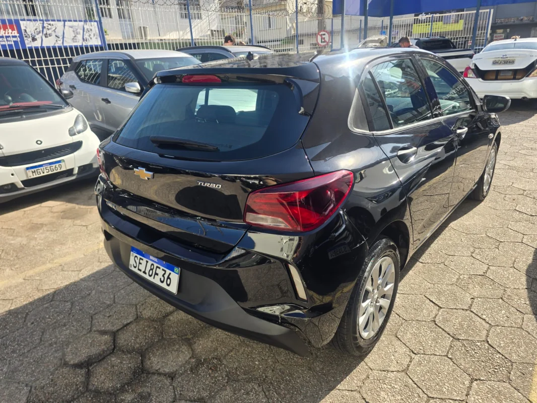 Onix Hatch 1.0T Aut. 2023 - Imagem 3