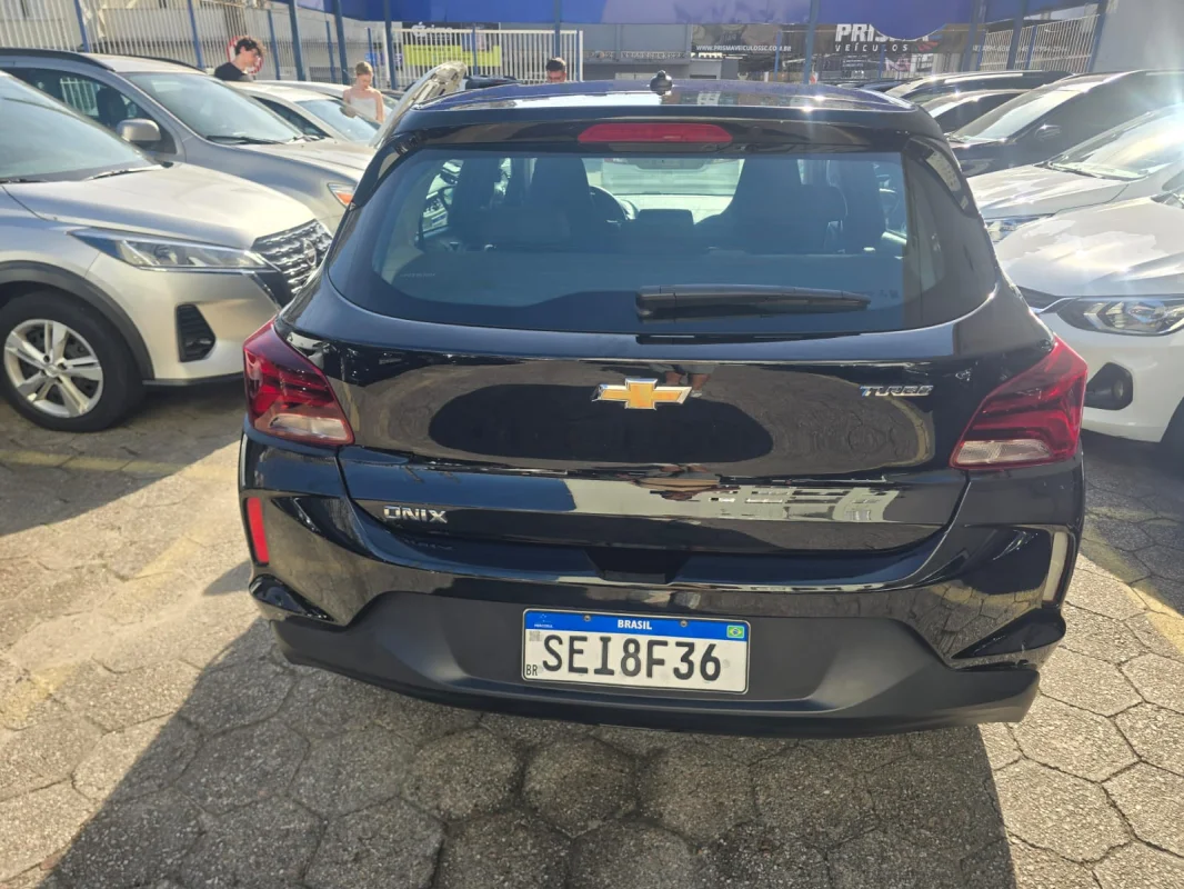 Onix Hatch 1.0T Aut. 2023 - Imagem 6