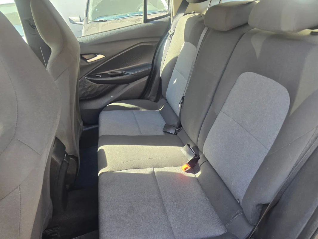 Onix Hatch 1.0T Aut. 2023 - Imagem 8