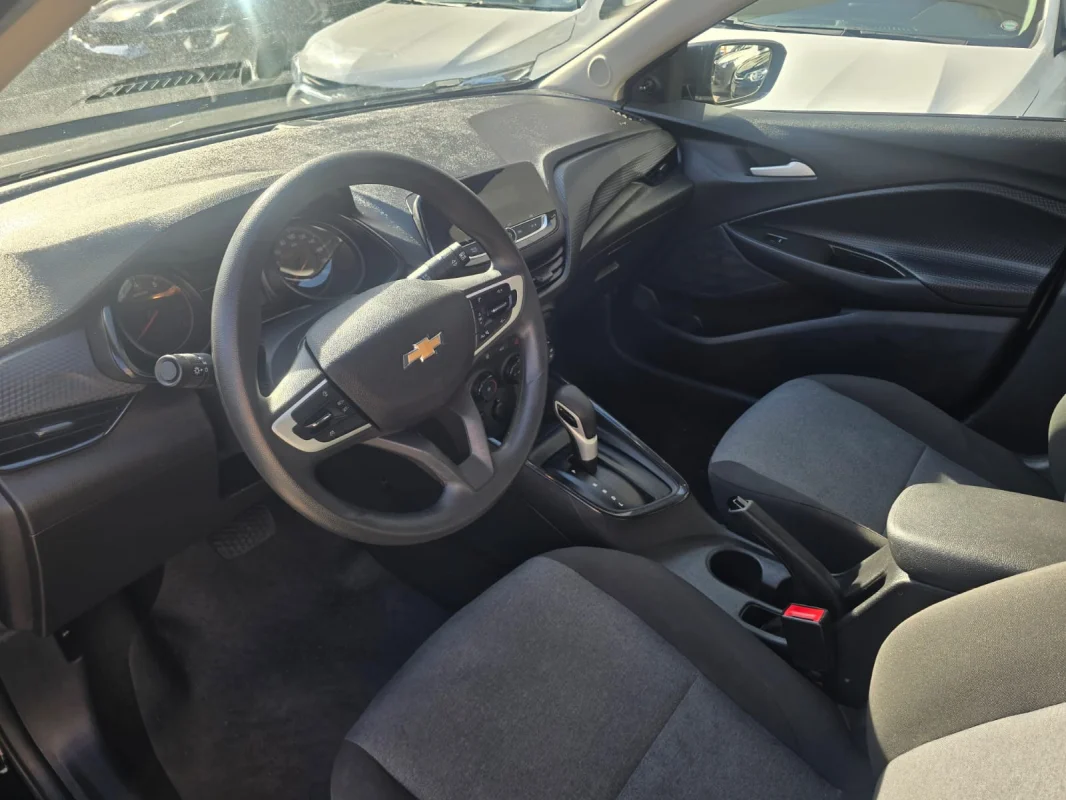 Onix Hatch 1.0T Aut. 2023 - Imagem 11