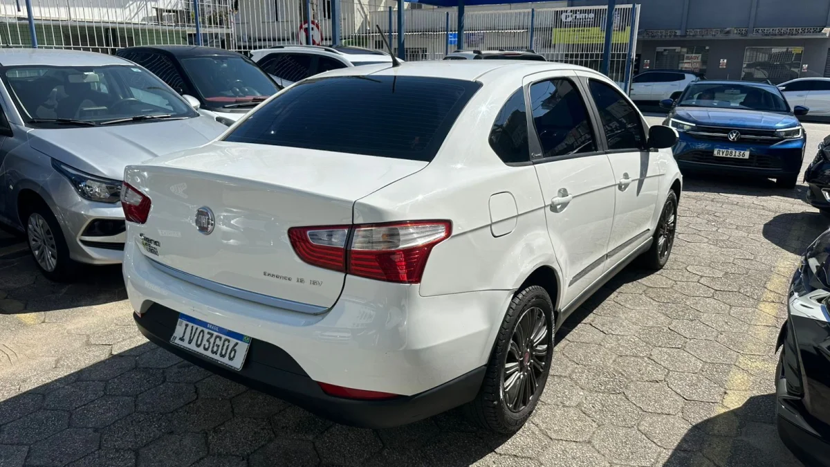 Grand Siena ESSENCE 1.6 Flex 16V 2015 - Imagem 7