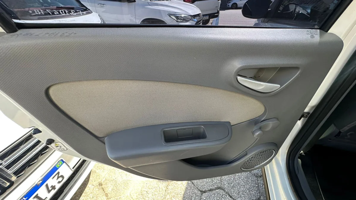 Grand Siena ESSENCE 1.6 Flex 16V 2015 - Imagem 16