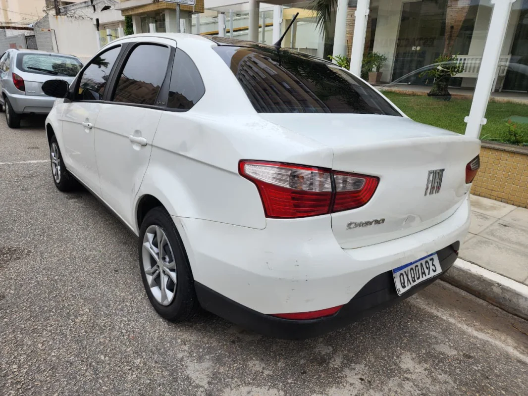Grand Siena Attractive 1.4 Completo Manual GNV 2021 - Imagem 6