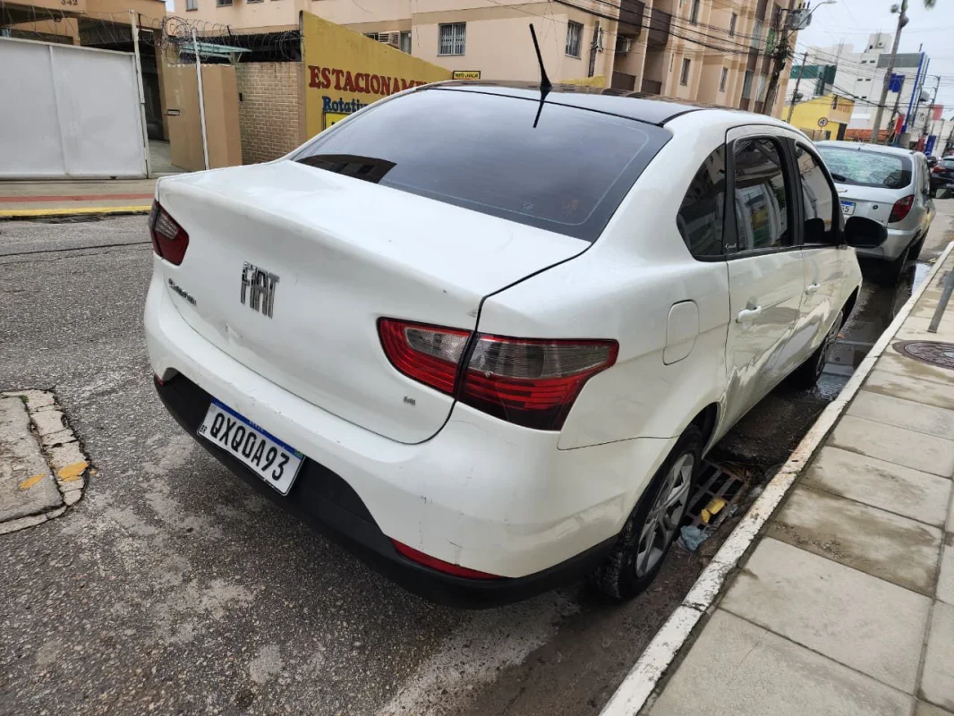 Grand Siena Attractive 1.4 Completo Manual GNV 2021 - Imagem 12