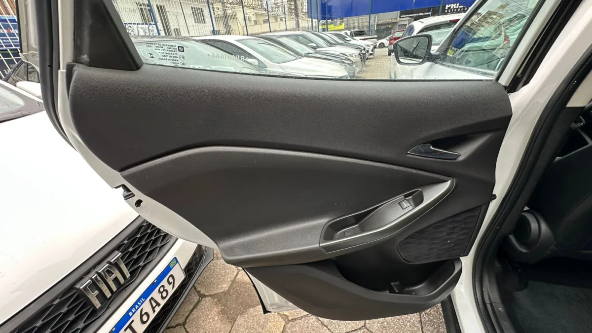 Tracker Premier 1.2 Turbo Aut com Teto solar 2024 - Imagem 17