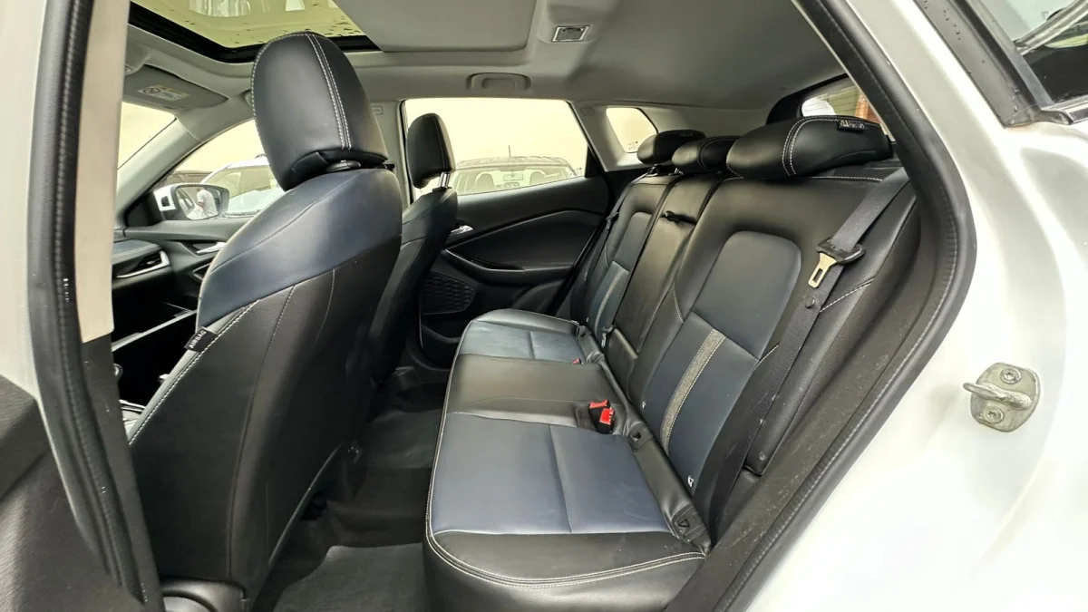 Tracker Premier 1.2 Turbo Aut com Teto solar 2024 - Imagem 8