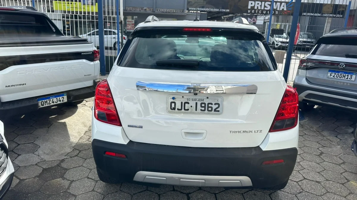 TRACKER LTZ 1.8 16V Flex 4x2 Automática 2015 - Imagem 6