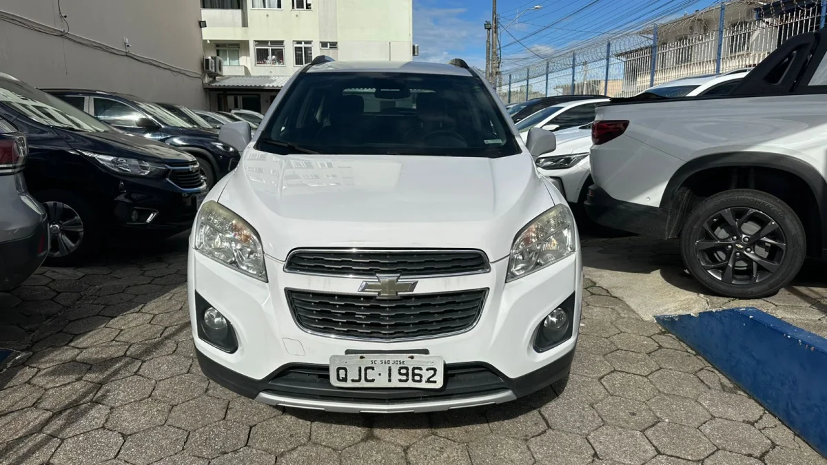 TRACKER LTZ 1.8 16V Flex 4x2 Automática 2015 - Imagem 2