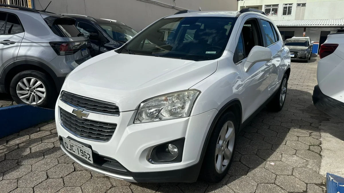 TRACKER LTZ 1.8 16V Flex 4x2 Automática 2015 - Imagem 4