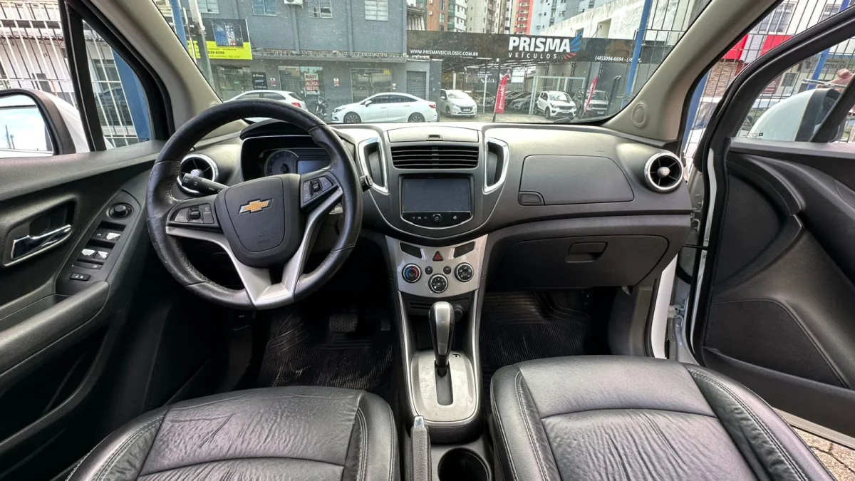 TRACKER LTZ 1.8 16V Flex 4x2 Automática 2015 - Imagem 7