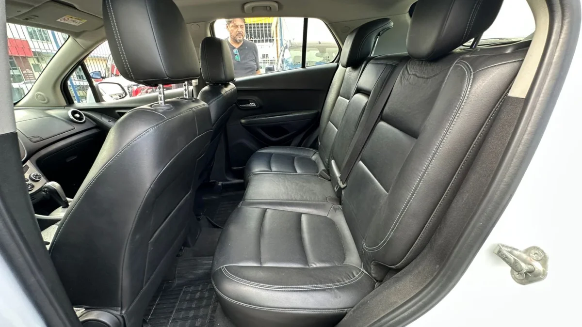 TRACKER LTZ 1.8 16V Flex 4x2 Automática 2015 - Imagem 8