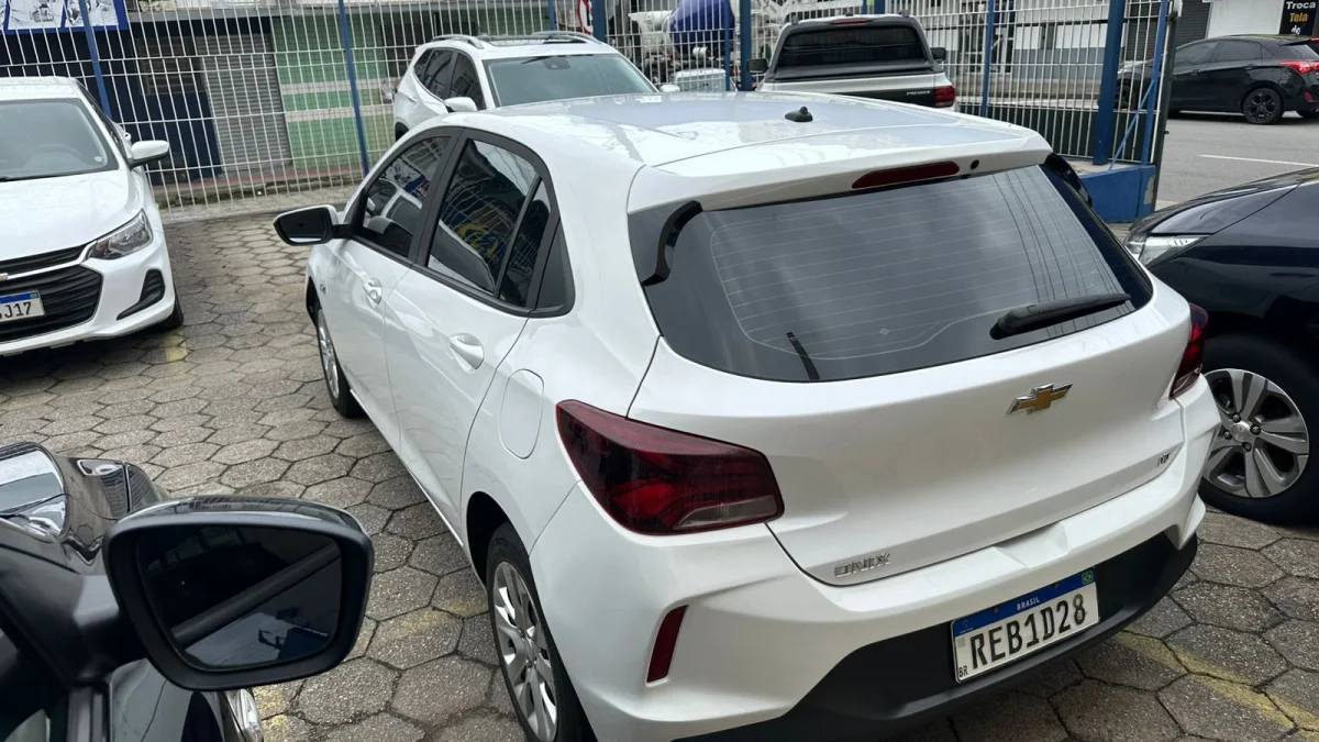 ONIX HATCH LT 1.0 12V Flex 5p Mecânica 2021 - Imagem 3