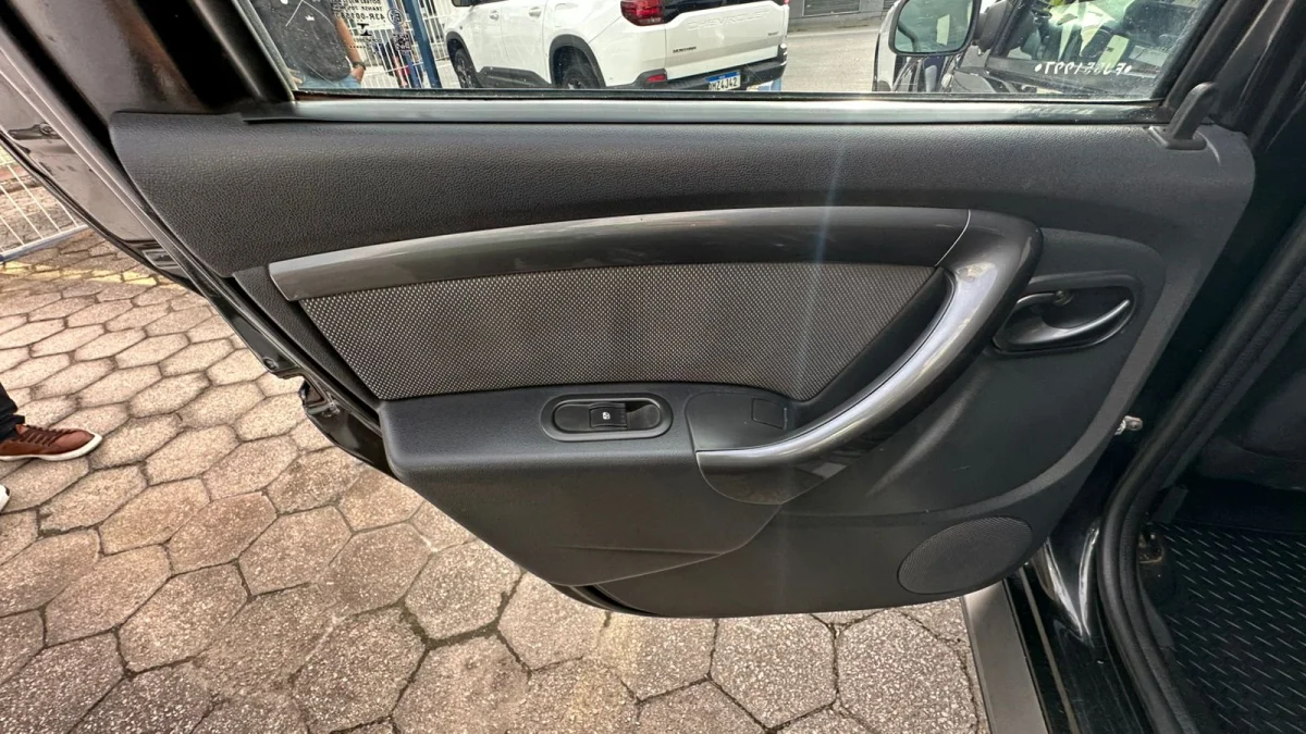 DUSTER Dynamique 2.0 Hi-Flex 16V Mecânica 2015 - Imagem 14