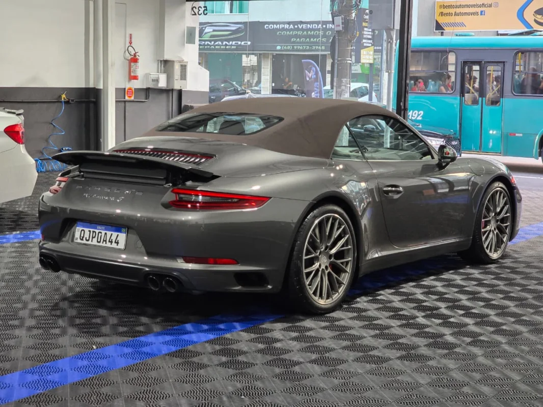 Porsche 911 Carrera S 2018 - Imagem 4