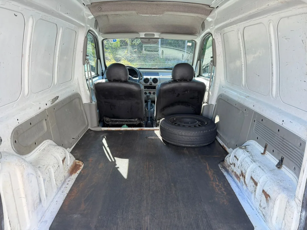 Kangoo 1.6 2013 C/ direção hidráulica  - Imagem 9