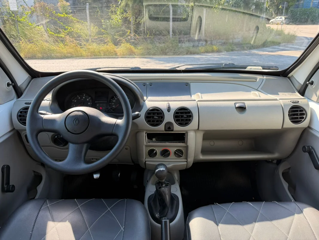 Kangoo 1.6 2013 C/ direção hidráulica  - Imagem 6