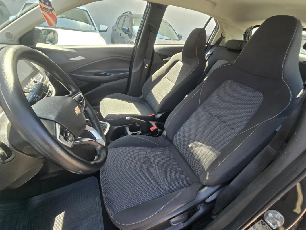 ONIX HATCH LT 1.0 12V flex 2023 - Imagem 17