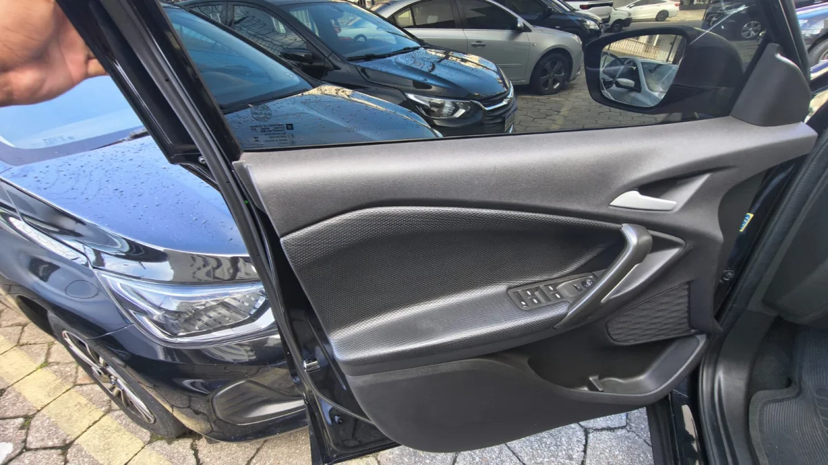 TRACKER LT 1.0 TURBO 12V FLEX 2024 - Imagem 10