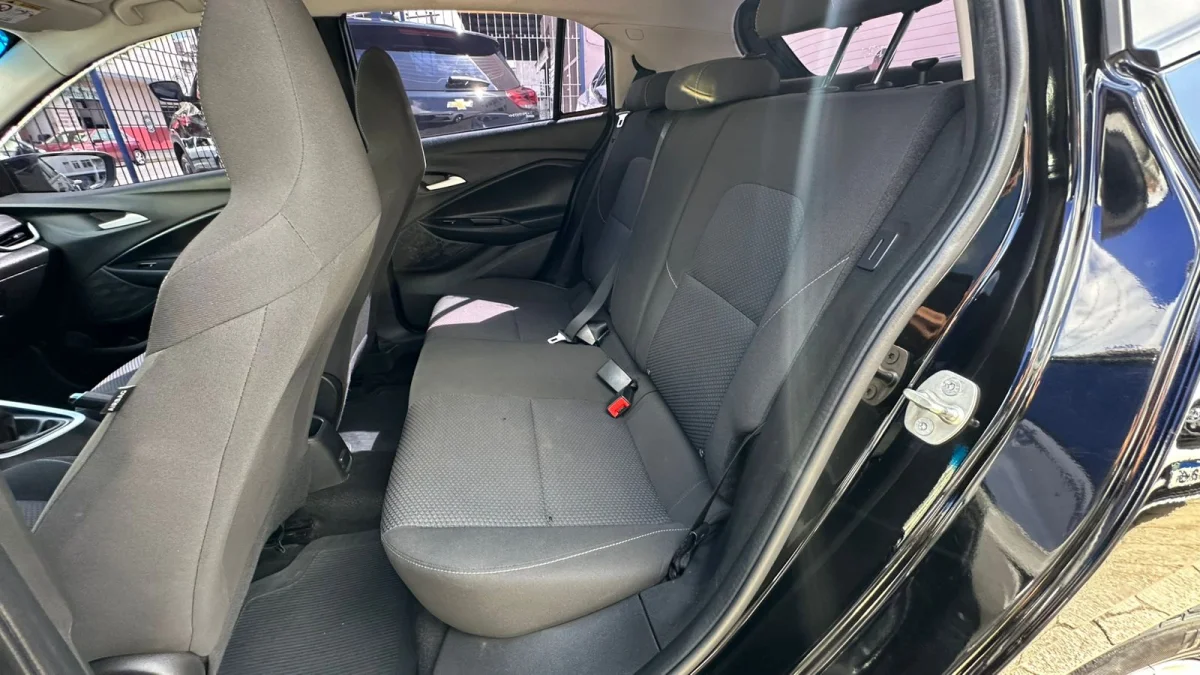 ONIX HATCH LT 1.0 12V Flex 5p Mecânico 2023 - Imagem 8