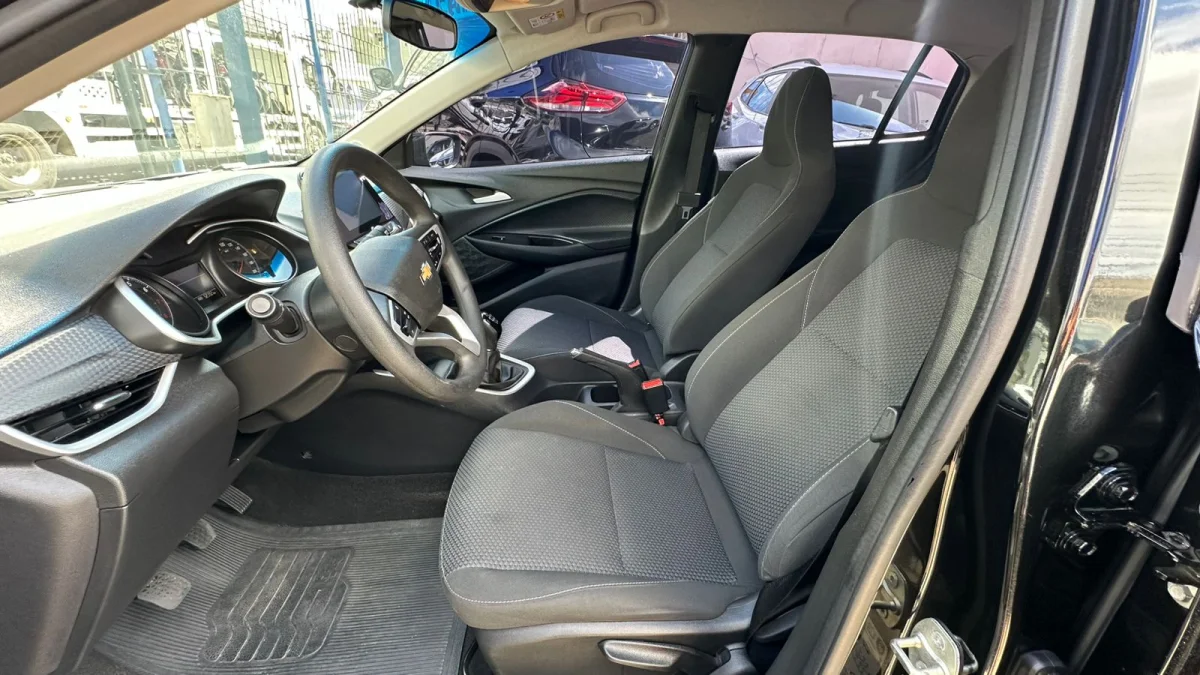 ONIX HATCH LT 1.0 12V Flex 5p Mecânico 2023 - Imagem 9