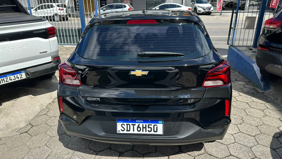 ONIX HATCH LT 1.0 12V Flex 5p Mecânico 2023 - Imagem 6