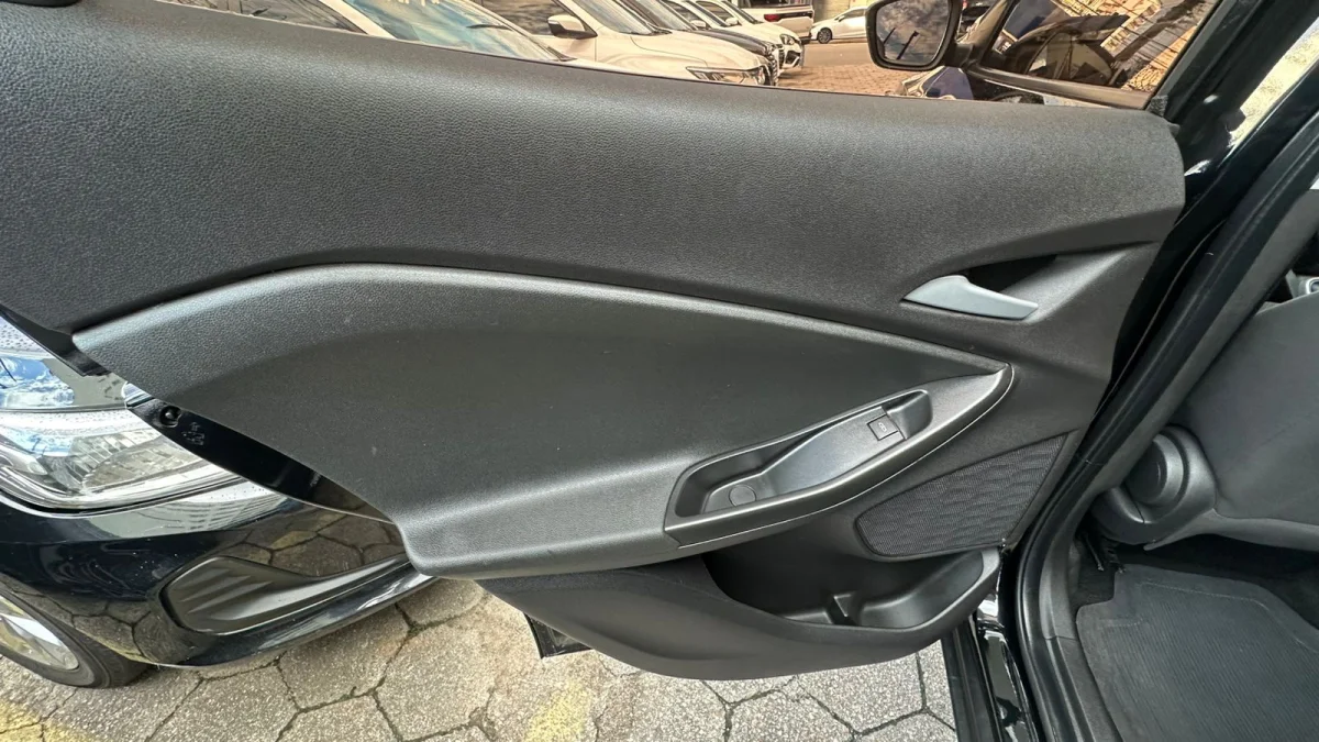 TRACKER 1.0 Turbo 12V Flex Automático 2023 - Imagem 14